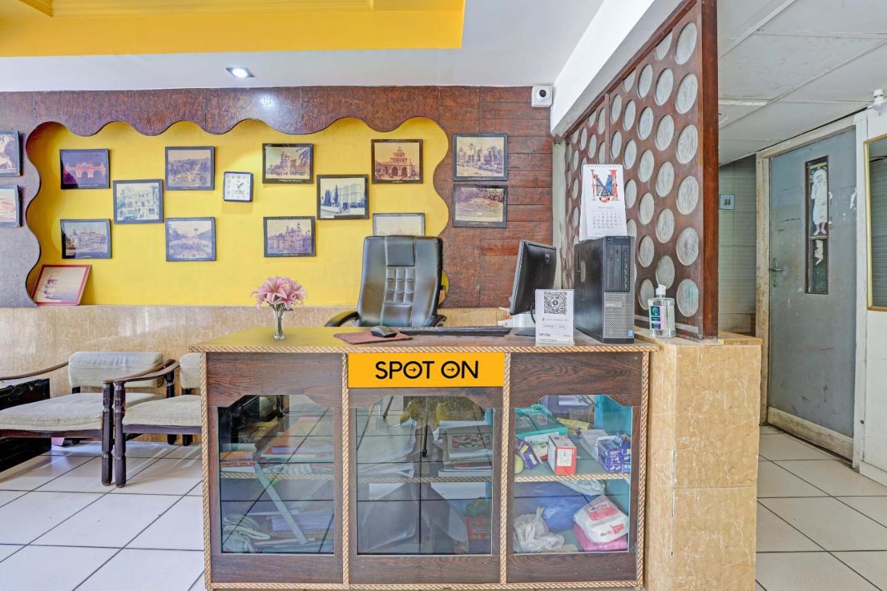 Oyo Flagship 80463 Hotel Mini Palace ヴァドーダラー エクステリア 写真