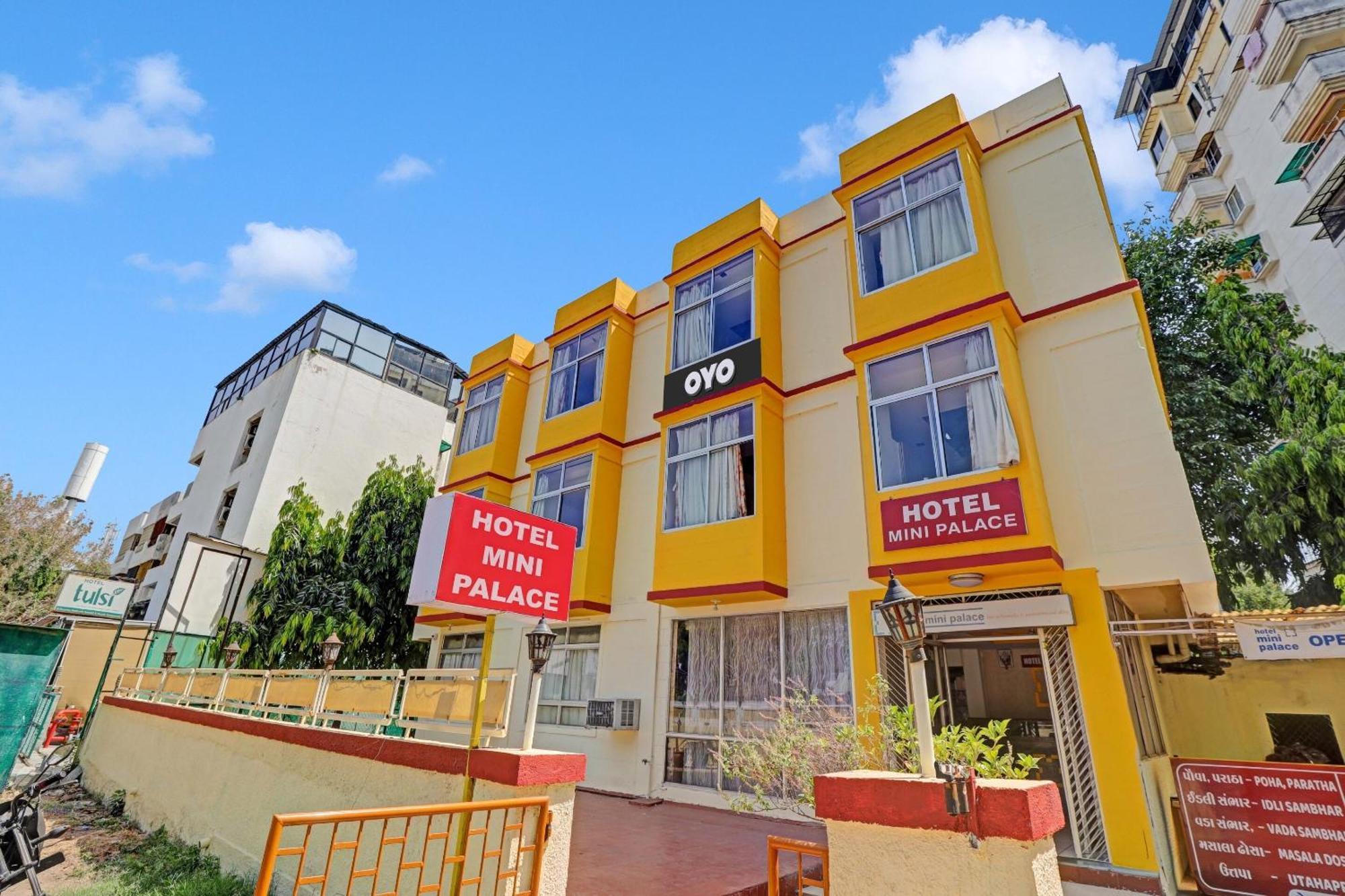 Oyo Flagship 80463 Hotel Mini Palace ヴァドーダラー エクステリア 写真